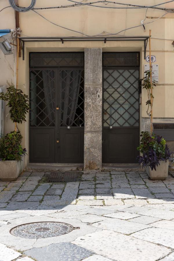 Apartamento La Casa Del Cacciatore - Alloggio Con Terrazzo Palermo Exterior foto